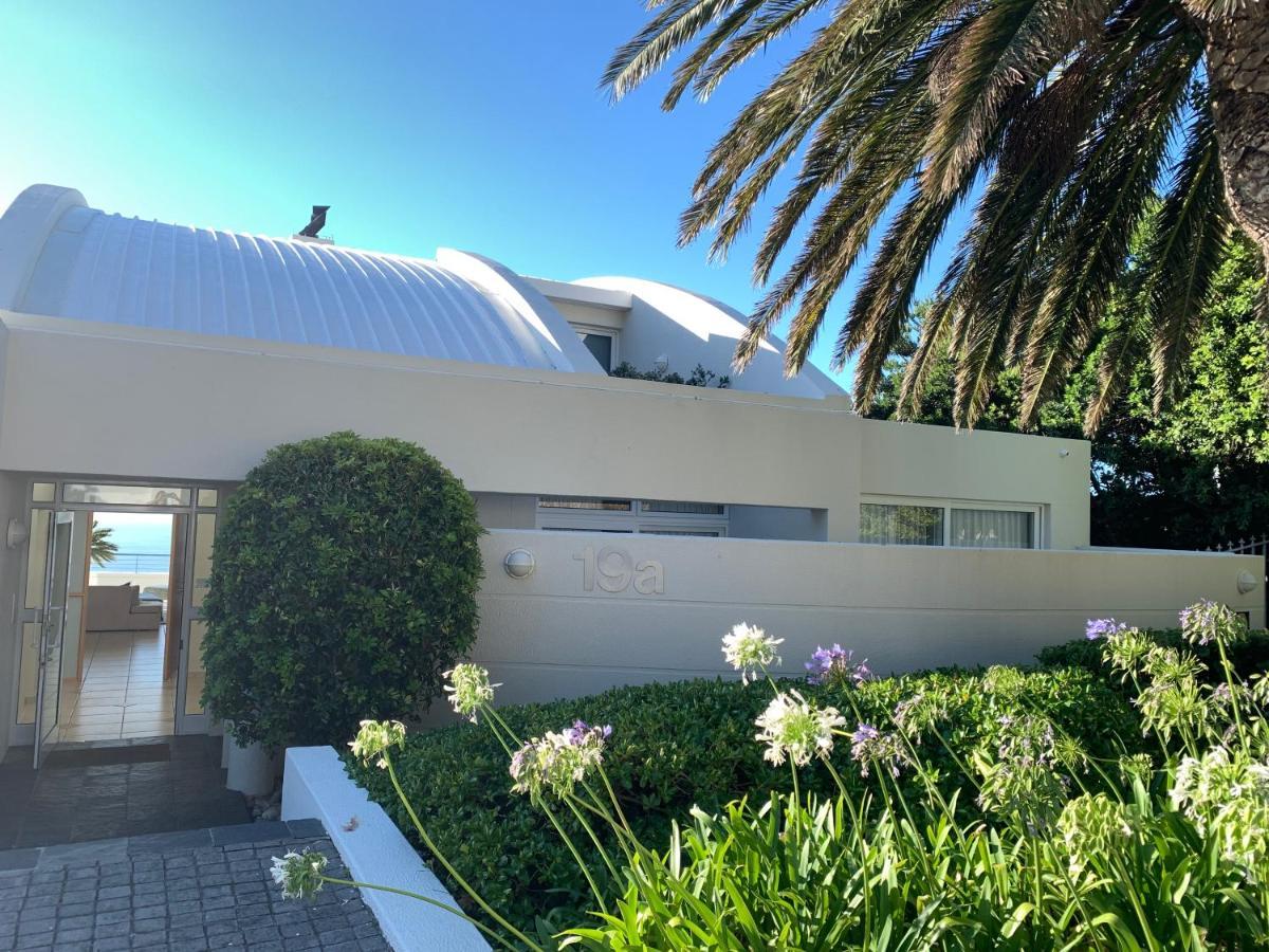 Bay Reflections Camps Bay Luxury Serviced Apartments ケープタウン エクステリア 写真