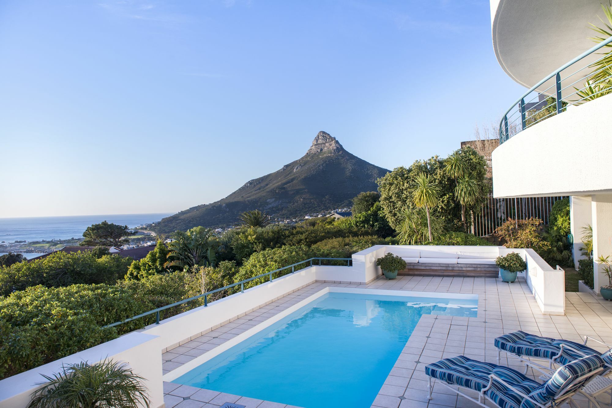Bay Reflections Camps Bay Luxury Serviced Apartments ケープタウン エクステリア 写真